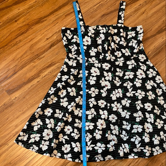 Torrid textured daisy dress Size 20 - Picture 10 of 12